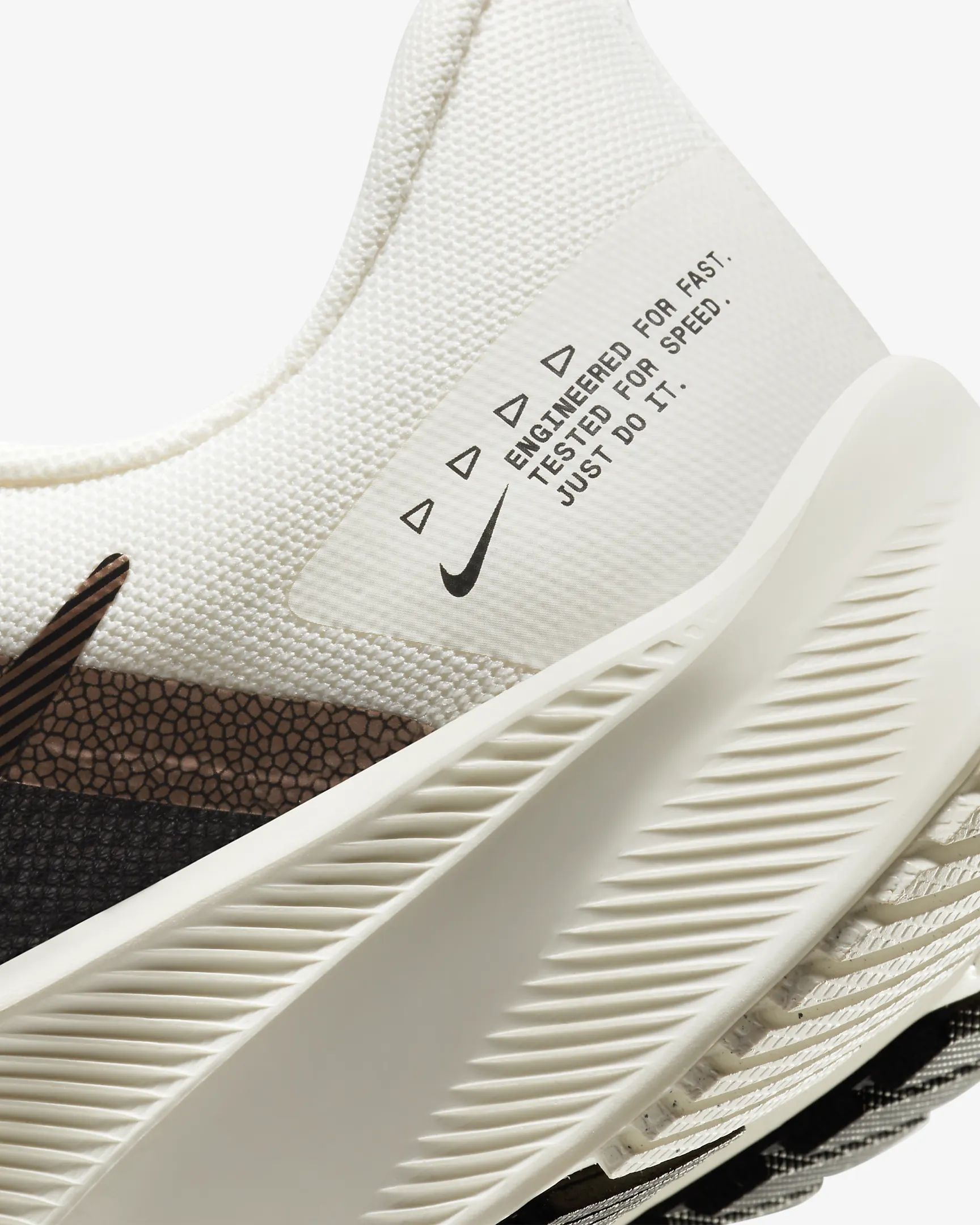 Nike Quest 4 Premium unisex παπούτσια για τρέξιμο σε δρόμο - Image 7